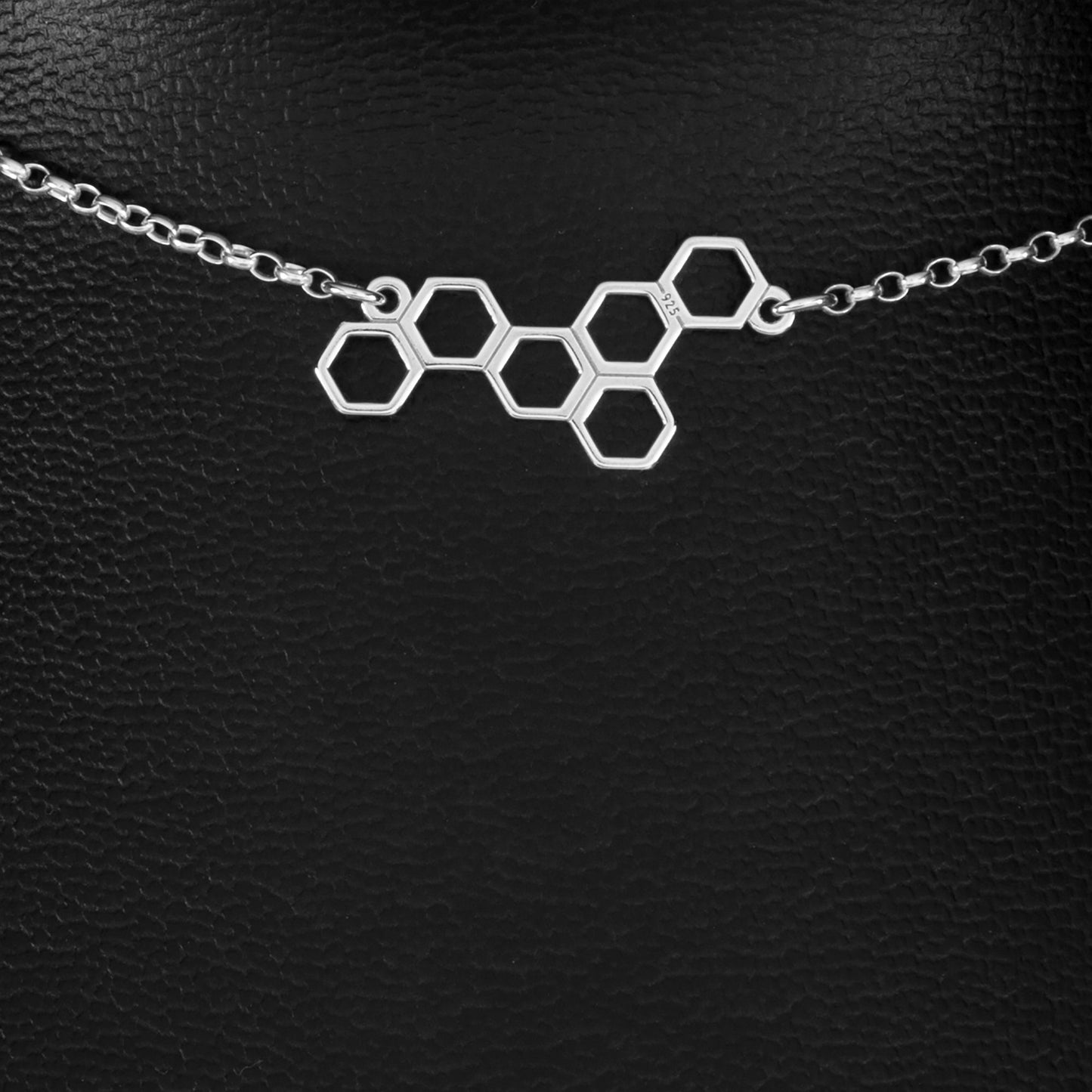 Honeycomb Choker (Permanently Locking)